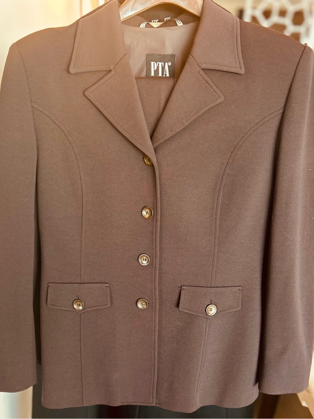 Boutique PTA New York Brown Tailored Button-Front jacket and pant suit. Lycra
